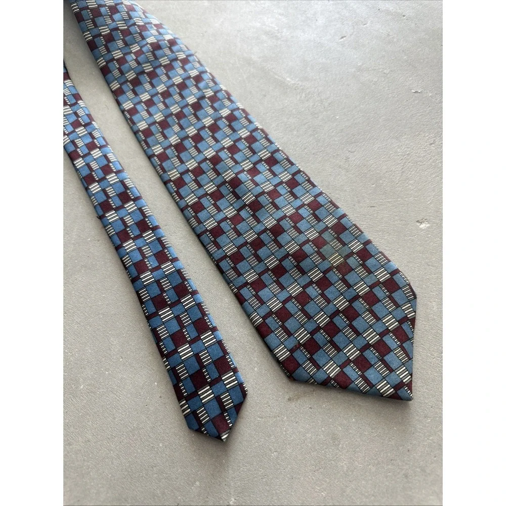 Silk Lord and Taylor geometric Tie maroon blue the Kensington collection necktie